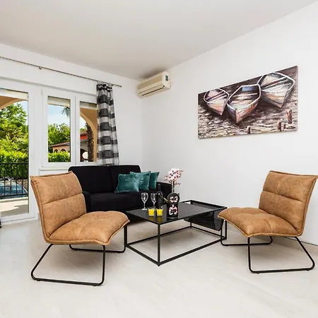 Apartament Dino