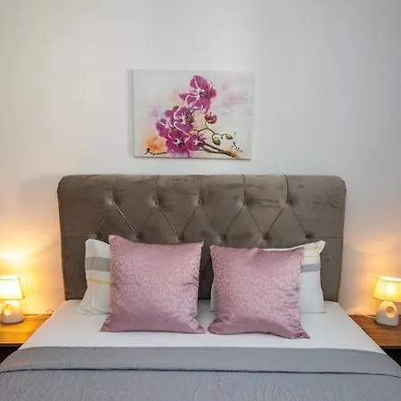 Dino Apartament *