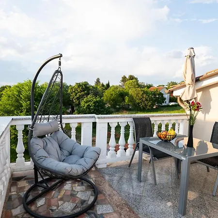 Dino Apartament
