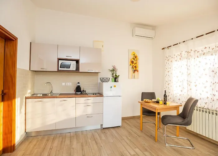 Dino Apartmán Malinska