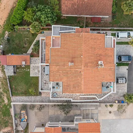 Dino Apartmán Malinska