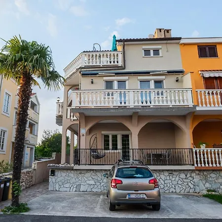 Dino Appartamento Malinska